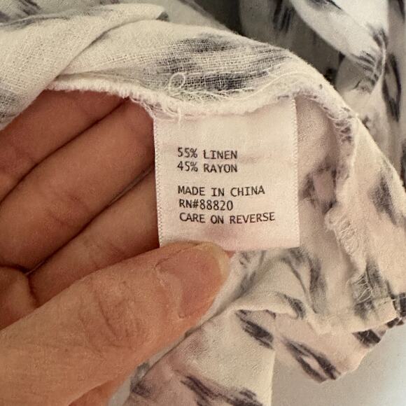 Kenar Tunic Top Woman Plus Size 1X White Geometric 1/2 Button Linen Blend Pocket - Picture 6 of 10